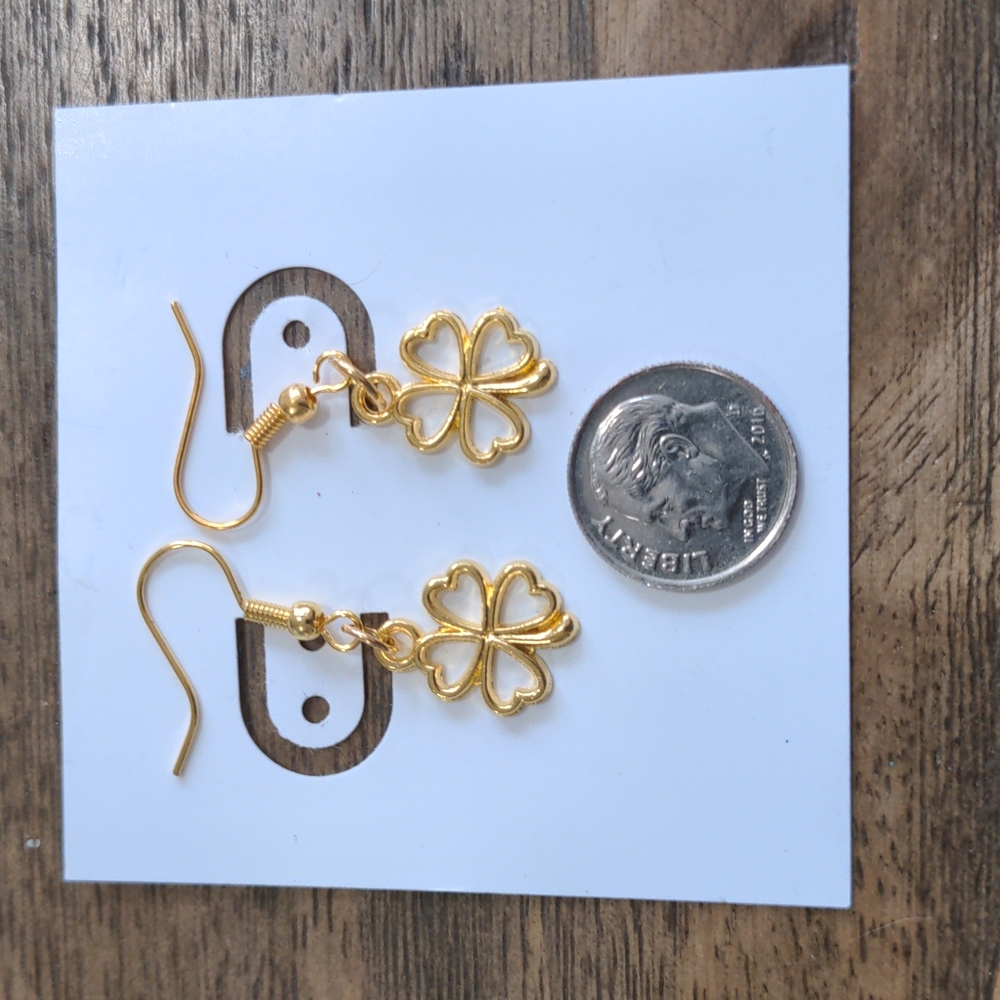 Four Leaf Clovers Outline Earrings Gold